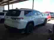 2023 Jeep Grand Cherokee Laredo z VIN 1C4RJJAG0P8835405, wystawiony jako IAAI lot #42558460 z przebiegiem 42 877 mil mil oraz . Historia ofert i sprzedaży dostępna na DreamBid. Obrazek 4.