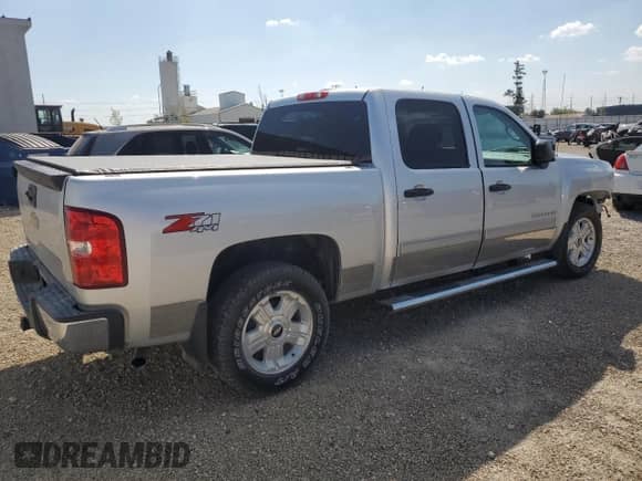 2013 Chevrolet Silverado 1500 LT z VIN 3GCPKSE78DG138736, wystawiony jako Copart lot #80450355 z przebiegiem 115 791 mil mil oraz Szkoda całkowita • Salvage title. Historia ofert i sprzedaży dostępna na DreamBid. Obrazek 3.