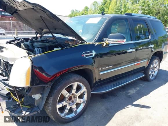 2009 Cadillac Escalade z VIN 1GYFC23209R227363, wystawiony jako IAAI lot #42231002 z przebiegiem 163 205 mil mil oraz . Historia ofert i sprzedaży dostępna na DreamBid. Obrazek 19.
