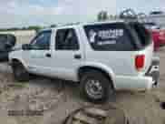 1998 Chevrolet Blazer with VIN 1GNDT13W0WK160186, listed as a Copart auction lot 63287735 with Not provided miles and Non repairable. Bid and sale history available at DreamBid. Image 2.