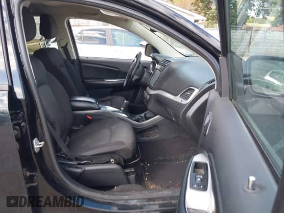 2014 Dodge Journey SXT with VIN 3C4PDCBG0ET141000, listed as a IAAI auction lot 43255379 with 199,750 mi miles and . Bid and sale history available at DreamBid. Image 5.
