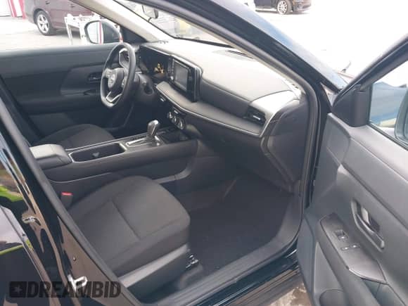 2025 Nissan Kicks S with VIN 3N8AP6BA8SL336658, listed as a IAAI auction lot 43079564 with 18,848 mi miles and . Bid and sale history available at DreamBid. Image 5.