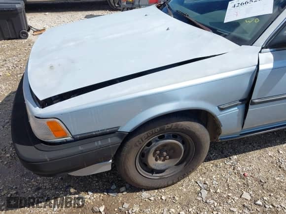 1990 Toyota Camry z VIN JT2SV21WXL0343081, wystawiony jako IAAI lot #42665207 z przebiegiem 212 900 mil mil oraz . Historia ofert i sprzedaży dostępna na DreamBid. Obrazek 18.