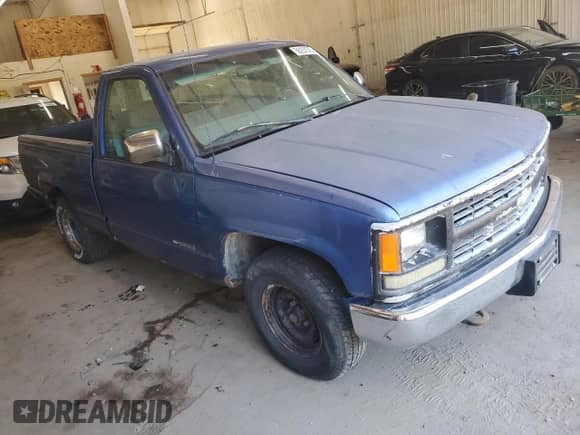 1997 Chevrolet Silverado 1500 z VIN 1GCEC14W7VZ233393, wystawiony jako Copart lot #56257575 z przebiegiem 153 806 mil mil oraz Czysty tytuł • Clean title. Historia ofert i sprzedaży dostępna na DreamBid. Obrazek 4.