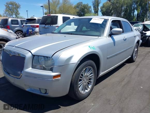 2009 Chrysler 300 Touring с VIN 2C3KA53V99H634821, выставлен на аукционе IAAI как лот 43029623 с пробегом 124 423 миль миль и . История ставок и продаж доступна на DreamBid. Изображение 2.