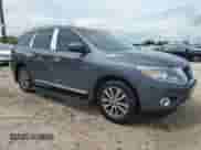 2014 Nissan Pathfinder S with VIN 5N1AR2MN3EC688041, listed as a Copart auction lot 70978775 with 146,917 mi miles and Salvage title. Bid and sale history available at DreamBid. Image 4.