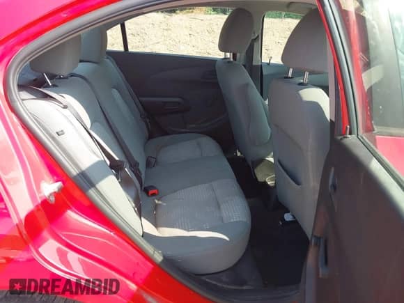 2015 Chevrolet Sonic LS с VIN 1G1JA5SH2F4162899, выставлен на аукционе IAAI как лот 43007862 с пробегом 103 450 миль миль и . История ставок и продаж доступна на DreamBid. Изображение 8.