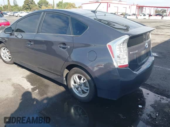 2011 Toyota Prius II with VIN JTDKN3DU7B1428699, listed as a IAAI auction lot 43259988 with 100,571 mi miles and . Bid and sale history available at DreamBid. Image 3.