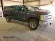 2012 Chevrolet Silverado 1500 Work Truck z VIN 1GCNKPEX6CZ336203, wystawiony jako Copart lot #85278025 z przebiegiem 117 157 mil mil oraz Szkoda całkowita • Salvage title. Historia ofert i sprzedaży dostępna na DreamBid. Obrazek 4.