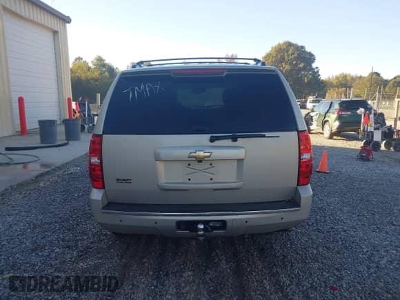 2011 Chevrolet Tahoe LTZ with VIN 1GNSCCE06BR334632, listed as a IAAI auction lot 43493090 with 166,769 mi miles and . Bid and sale history available at DreamBid. Image 17.