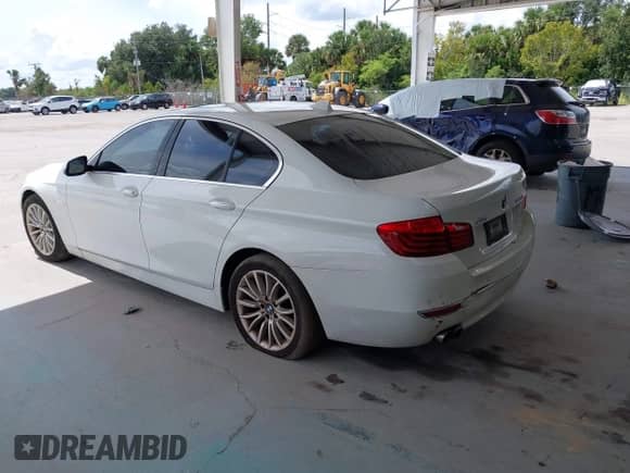 2015 BMW 5 Series 528i with VIN WBA5A5C5XFD521247, listed as a IAAI auction lot 43271940 with 126,099 mi miles and . Bid and sale history available at DreamBid. Image 3.
