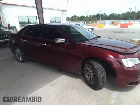 2017 Chrysler 300 C с VIN 2C3CCAKG0HH637485, выставлен на аукционе IAAI как лот 42424501 с пробегом Не указан миль и . История ставок и продаж доступна на DreamBid. Изображение 13.