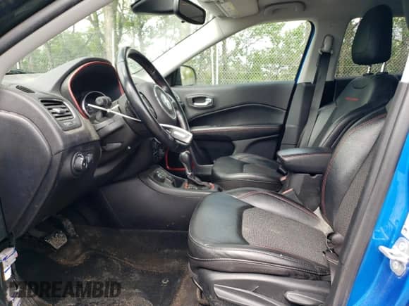 2020 Jeep Compass Trailhawk с VIN 3C4NJDDB1LT126820, выставлен на аукционе Copart как лот 55242125 с пробегом 132 630 миль миль и Списание • Salvage title. История ставок и продаж доступна на DreamBid. Изображение 7.