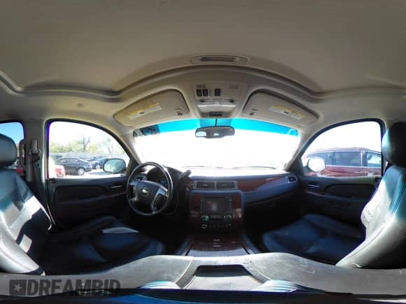 2014 Chevrolet Tahoe LTZ z VIN 1GNSKCE0XER128575, wystawiony jako IAAI lot #42009959 z przebiegiem 129 628 mil mil oraz . Historia ofert i sprzedaży dostępna na DreamBid. Obrazek 18.