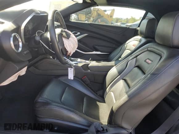 2018 Chevrolet Camaro 2SS z VIN 1G1FH3D73J0103533, wystawiony jako Copart lot #57606025 z przebiegiem 102 746 mil mil oraz Szkoda całkowita • Salvage title. Historia ofert i sprzedaży dostępna na DreamBid. Obrazek 7.