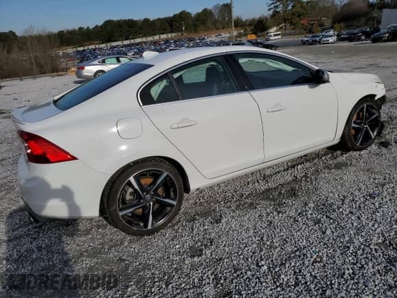 2016 Volvo S60 T5 Drive-E R-Design Special Edition с VIN YV126MFP9G2394531, выставлен на аукционе Copart как лот 88525315 с пробегом 34 752 миль миль и Списание • Salvage title. История ставок и продаж доступна на DreamBid. Изображение 3.