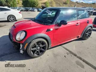 2011 MINI Hardtop S with VIN WMWSV3C52BTY25135, listed as a Copart auction lot 80558445 with 117,179 mi miles and Salvage title. Bid and sale history available at DreamBid. Image 1.