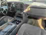 2004 GMC Sierra 1500 SLE с VIN 1GTEC19T14E111603, выставлен на аукционе Copart как лот 73064934 с пробегом 95 800 миль миль и Списание • Salvage title. История ставок и продаж доступна на DreamBid. Изображение 9.
