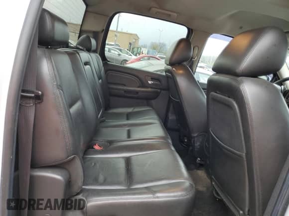 2010 GMC Sierra 1500 Denali z VIN 3GTRKXE20AG265339, wystawiony jako Copart lot #79364264 z przebiegiem 328 942 mil mil oraz Szkoda całkowita • Salvage title. Historia ofert i sprzedaży dostępna na DreamBid. Obrazek 11.