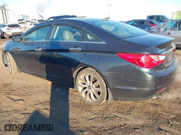 2012 Hyundai Sonata SE z VIN 5NPEC4AC3CH500335, wystawiony jako IAAI lot #43528547 z przebiegiem 92 763 mil mil oraz . Historia ofert i sprzedaży dostępna na DreamBid. Obrazek 3.