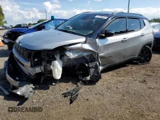 2022 Jeep Compass Altitude с VIN 3C4NJDBB3NT171196, выставлен на аукционе Copart как лот 80867035 с пробегом 126 839 миль миль и Списание • Salvage title. История ставок и продаж доступна на DreamBid. Изображение 1.