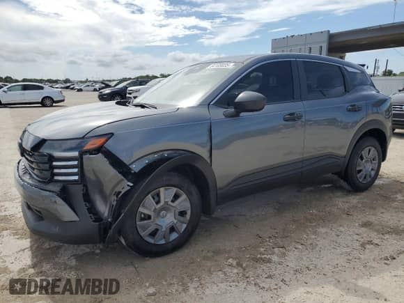 2025 Nissan Kicks S z VIN 3N8AP6BA9SL395850, wystawiony jako Copart lot #64108035 z przebiegiem 691 mil mil oraz Szkoda całkowita • Salvage title. Historia ofert i sprzedaży dostępna na DreamBid. Obrazek 1.