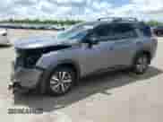 2024 Nissan Pathfinder SL с VIN 5N1DR3CA5RC309886, выставлен на аукционе Copart как лот 56971355 с пробегом 6 682 миль миль и Списание • Salvage title. История ставок и продаж доступна на DreamBid. Изображение 1.