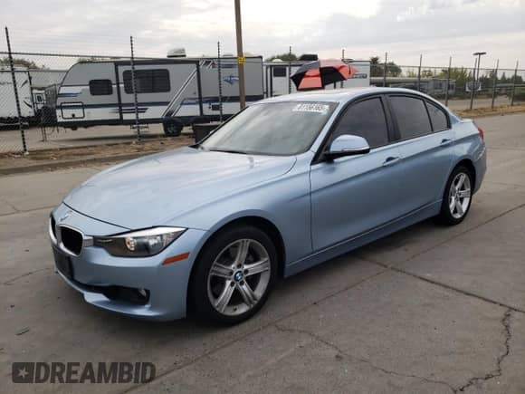 2012 BMW 3 Series 328i с VIN WBA3C1C57CF431340, выставлен на аукционе Copart как лот 84484995 с пробегом 70 538 миль миль и Списание • Salvage title. История ставок и продаж доступна на DreamBid. Изображение 1.