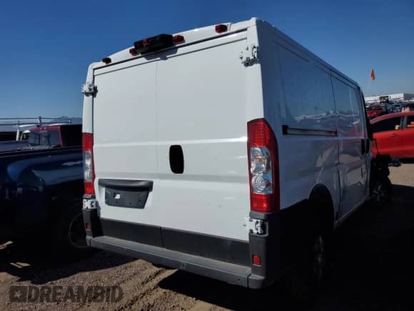 2024 Ram ProMaster Cargo Tradesman с VIN 3C6LRVVG3RE136706, выставлен на аукционе Copart как лот 63038425 с пробегом 15 404 миль миль и Списание • Salvage title. История ставок и продаж доступна на DreamBid. Изображение 3.