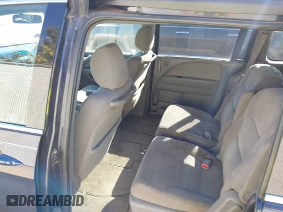 2008 Honda Odyssey EX z VIN 5FNRL38478B016359, wystawiony jako IAAI lot #43370109 z przebiegiem 170 812 mil mil oraz . Historia ofert i sprzedaży dostępna na DreamBid. Obrazek 8.