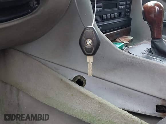 2001 BMW 7 Series 740i with VIN WBAGG83411DN87310, listed as a IAAI auction lot 43061097 with Not provided miles and . Bid and sale history available at DreamBid. Image 11.