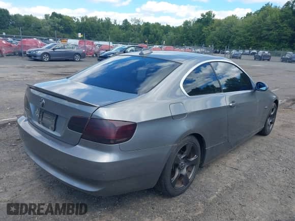 2009 BMW 3 Series 328i xDrive with VIN WBAWV53599P080299, listed as a IAAI auction lot 43093344 with 190,689 mi miles and . Bid and sale history available at DreamBid. Image 4.