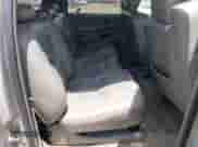 2005 Chevrolet Suburban LS с VIN 3GNEC16ZX5G140284, выставлен на аукционе IAAI как лот 42431121 с пробегом 320 910 миль миль и . История ставок и продаж доступна на DreamBid. Изображение 8.