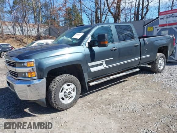 2017 Chevrolet Silverado 2500HD Work Truck z VIN 1GC1KUEG0HF219674, wystawiony jako IAAI lot #41883430 z przebiegiem 94 113 mil mil oraz . Historia ofert i sprzedaży dostępna na DreamBid. Obrazek 16.