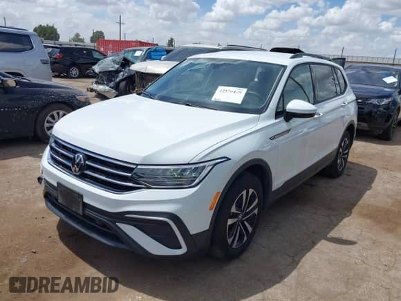 2024 Volkswagen Tiguan S с VIN 3VVRB7AX3RM133188, выставлен на аукционе IAAI как лот 42570449 с пробегом 8 400 миль миль и . История ставок и продаж доступна на DreamBid. Изображение 17.