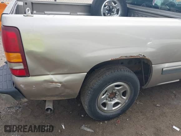 2002 Chevrolet Silverado 1500 Commercial с VIN 1GCEC14W92Z126065, выставлен на аукционе IAAI как лот 42122005 с пробегом 209 718 миль миль и . История ставок и продаж доступна на DreamBid. Изображение 13.