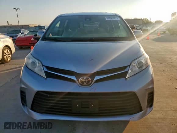 2018 Toyota Sienna LE with VIN 5TDKZ3DC7JS901370, listed as a Copart auction lot 84625955 with 101,568 mi miles and Salvage title. Bid and sale history available at DreamBid. Image 5.