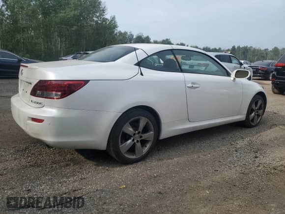 2011 Lexus IS 250 C z VIN JTHFF2C27B2520817, wystawiony jako Copart lot #68149645 z przebiegiem 141 091 mil mil oraz Czysty tytuł • Clean title. Historia ofert i sprzedaży dostępna na DreamBid. Obrazek 3.