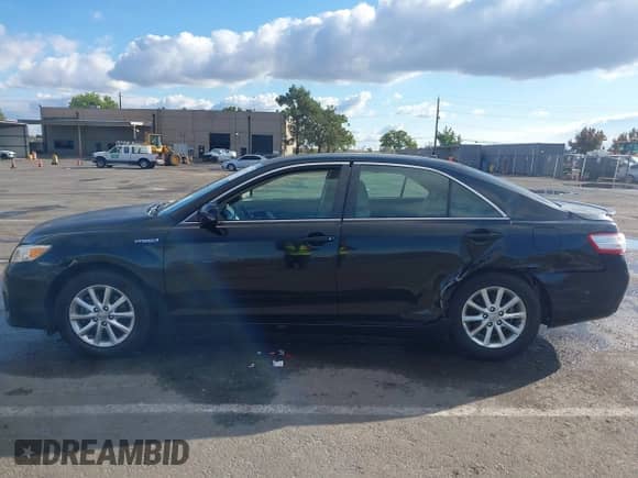 2010 Toyota Camry z VIN 4T1BB3EK0AU113631, wystawiony jako IAAI lot #43470993 z przebiegiem 264 042 mil mil oraz . Historia ofert i sprzedaży dostępna na DreamBid. Obrazek 14.