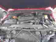 2021 Jeep Wrangler Unlimited Sahara Altitude z VIN 1C4HJXEN8MW679385, wystawiony jako IAAI lot #41542602 z przebiegiem 50 220 mil mil oraz . Historia ofert i sprzedaży dostępna na DreamBid. Obrazek 10.