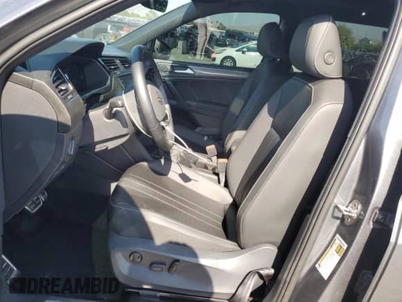 2023 Volkswagen Tiguan SE R-Line Black с VIN 3VVCB7AX3PM133601, выставлен на аукционе Copart как лот 64617865 с пробегом 20 634 миль миль и Списание • Salvage title. История ставок и продаж доступна на DreamBid. Изображение 7.