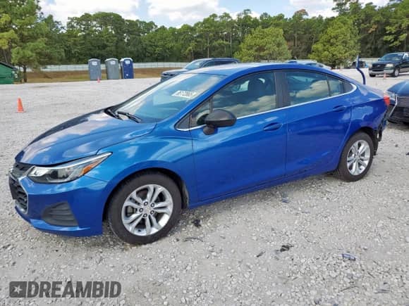 2019 Chevrolet Cruze LT z VIN 1G1BE5SMXK7111018, wystawiony jako Copart lot #86172865 z przebiegiem 114 119 mil mil oraz Szkoda całkowita • Salvage title. Historia ofert i sprzedaży dostępna na DreamBid. Obrazek 1.