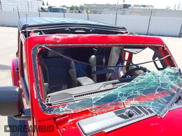 2022 Jeep Wrangler Unlimited Sahara z VIN 1C4JJXP65NW229704, wystawiony jako IAAI lot #42715022 z przebiegiem Nie podano mil oraz . Historia ofert i sprzedaży dostępna na DreamBid. Obrazek 12.