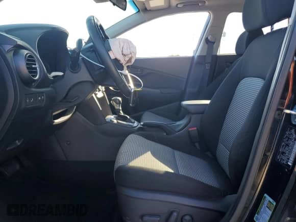 2018 Hyundai Kona SEL с VIN KM8K62AA0JU097300, выставлен на аукционе Copart как лот 86684855 с пробегом 59 912 миль миль и Списание • Salvage title. История ставок и продаж доступна на DreamBid. Изображение 7.