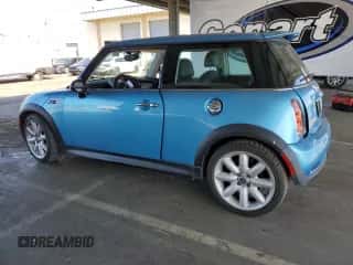 2003 MINI Hardtop S with VIN WMWRE33403TD72224, listed as a Copart auction lot 61500755 with 126,485 mi miles and Salvage title. Bid and sale history available at DreamBid. Image 2.