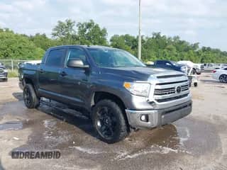 2017 Toyota Tundra SR5 z VIN 5TFEW5F16HX212907, wystawiony jako IAAI lot #42877832 z przebiegiem 123 528 mil mil oraz . Historia ofert i sprzedaży dostępna na DreamBid. Obrazek 1.