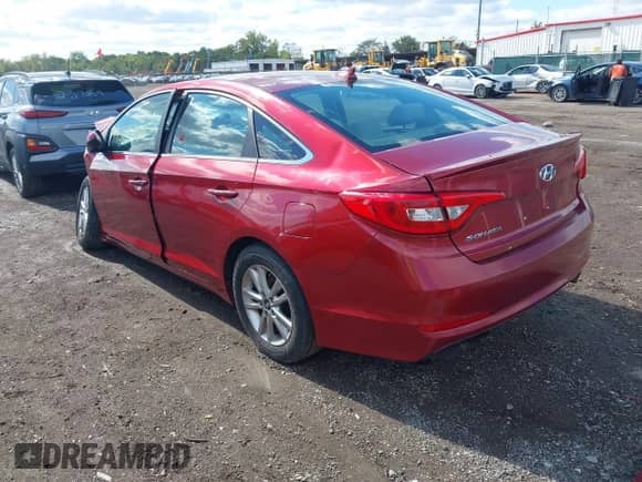 2016 Hyundai Sonata SE with VIN 5NPE24AF1GH407638, listed as a IAAI auction lot 43393480 with 166,194 mi miles and . Bid and sale history available at DreamBid. Image 3.