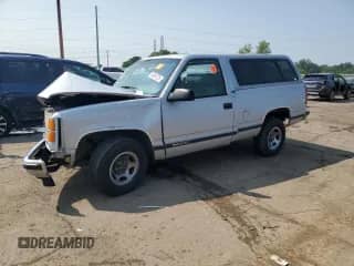 1995 GMC Sierra 1500 с VIN 1GTEC14H9SZ530842, выставлен на аукционе Copart как лот 64565735 с пробегом 235 571 миль миль и Чистый • Clean title. История ставок и продаж доступна на DreamBid. Изображение 1.