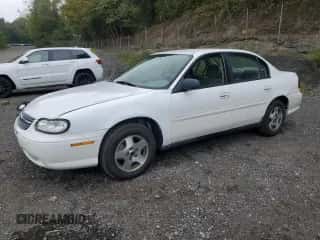 2005 Chevrolet Malibu Classic z VIN 1G1ND52F35M236384, wystawiony jako Copart lot #82146885 z przebiegiem 152 143 mil mil oraz Szkoda całkowita • Salvage title. Historia ofert i sprzedaży dostępna na DreamBid. Obrazek 1.