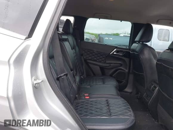 2023 Mitsubishi Outlander SEL z VIN JA4J4VA8XPZ025997, wystawiony jako IAAI lot #42376215 z przebiegiem 20 934 mil mil oraz . Historia ofert i sprzedaży dostępna na DreamBid. Obrazek 8.